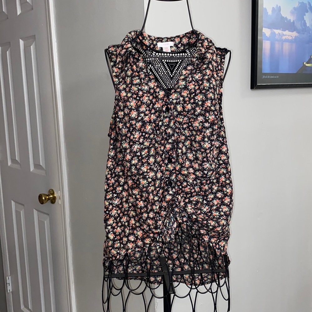 Thin cute summer button up with tie